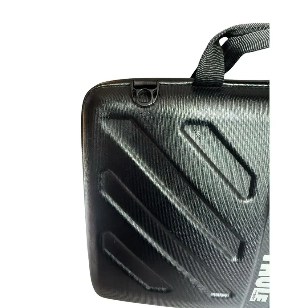 Thule Gauntlet Attaché Laptop Case 13